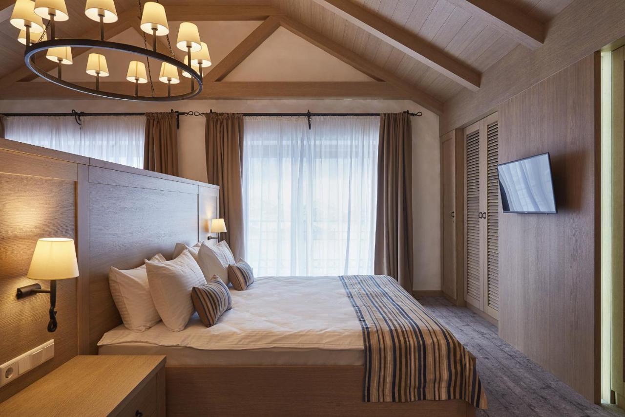 Hotel Amstelski à Bukovel Extérieur photo