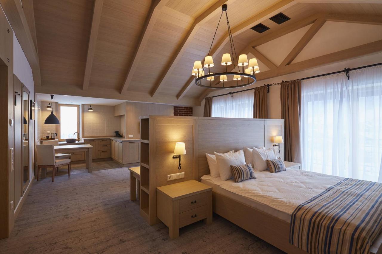 Hotel Amstelski à Bukovel Extérieur photo
